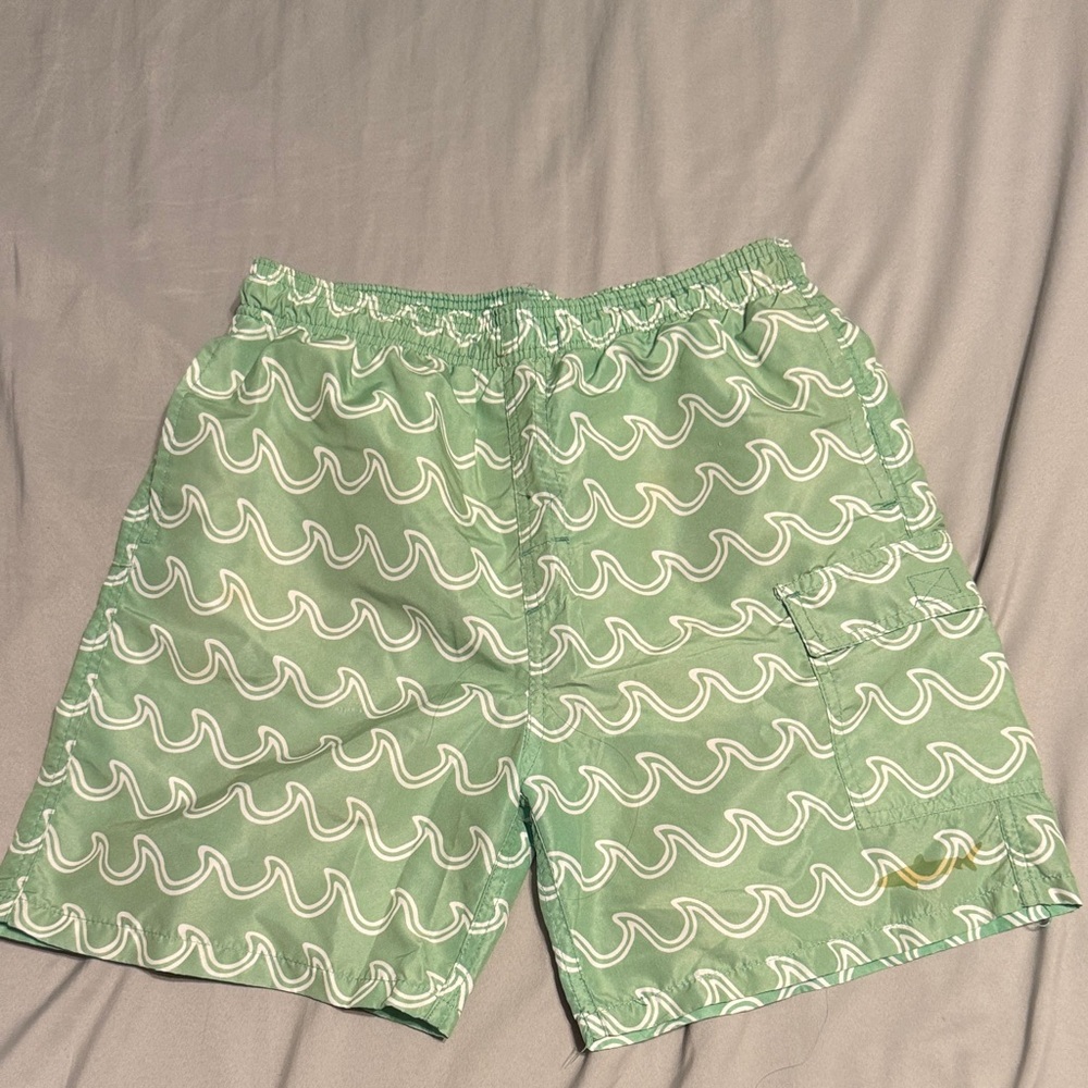 Wave Pattern Kids Swim Trunks in Green